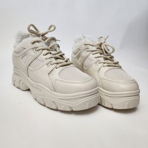 Cream Athletic sneakers platform fur lined